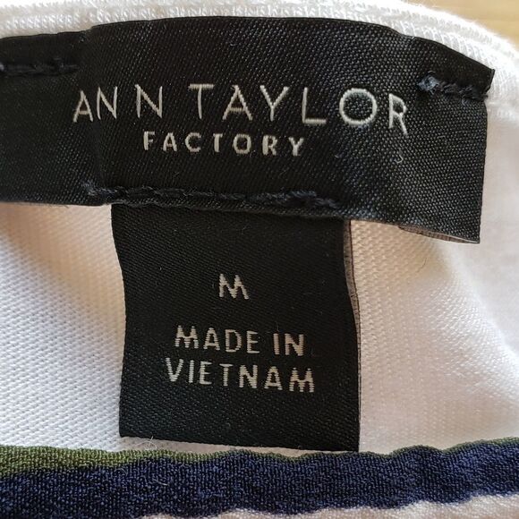 🔺️Ann Taylor Cream Striped Short Sleeve Top Medium - Picture 7 of 8